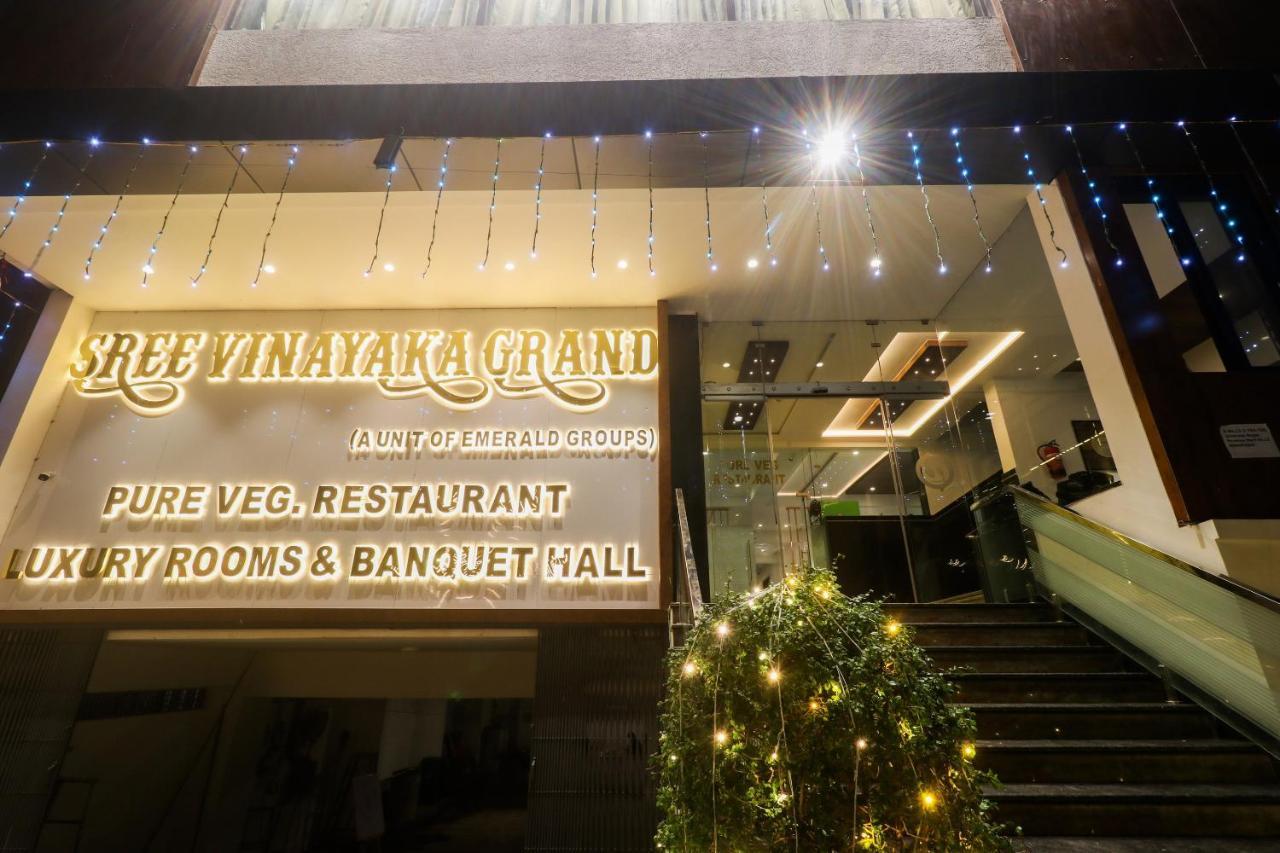 Hotel Oyo Townhouse 785 Sree Vinayaka Grand Anantapur Exterior foto